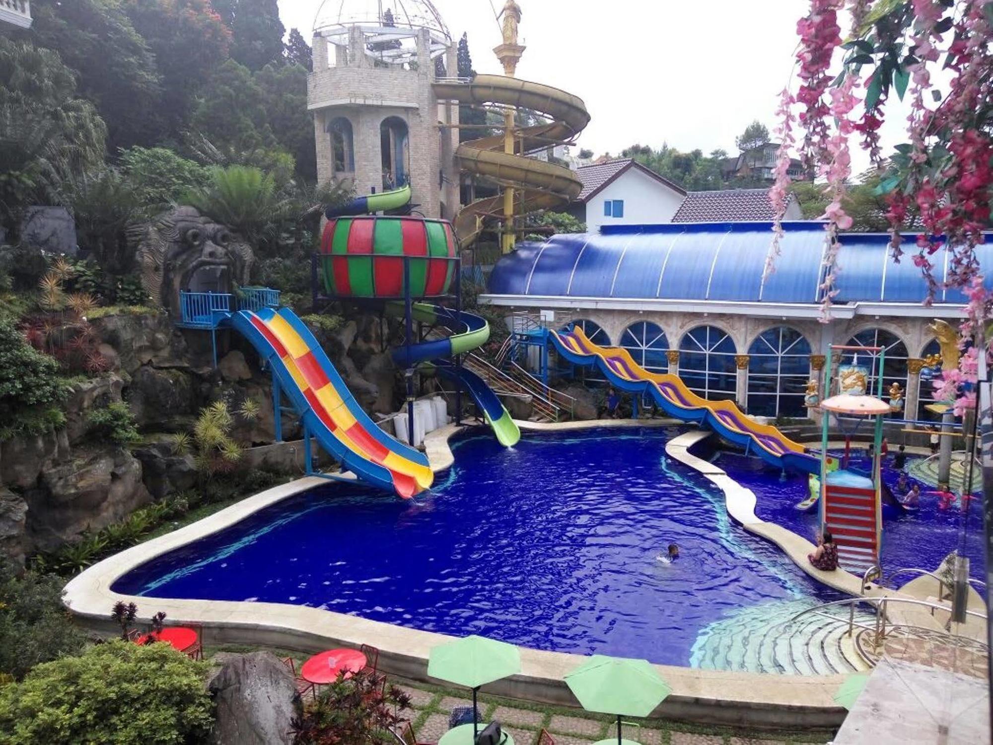 Grand Paradise Лембанг Экстерьер фото